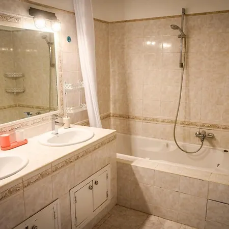 ヴィラ Shirley - For 10 Pool Terrace - By Tgb