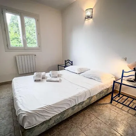 Shirley - For 10 Pool Terrace - By Tgb