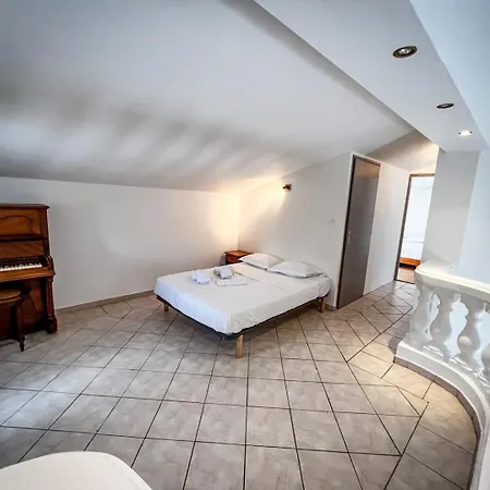Shirley - For 10 Pool Terrace - By Tgb Villa