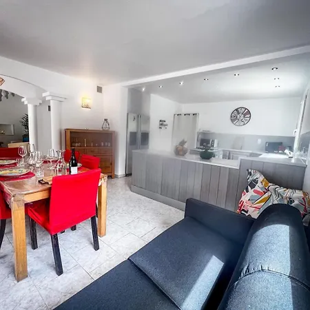 Shirley - For 10 Pool Terrace - By Tgb Villa *