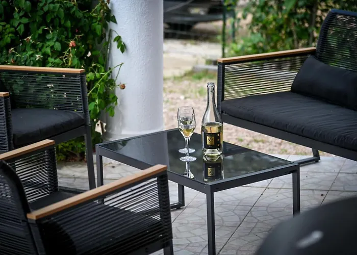 Shirley - For 10 Pool Terrace - By Tgb Villa *
