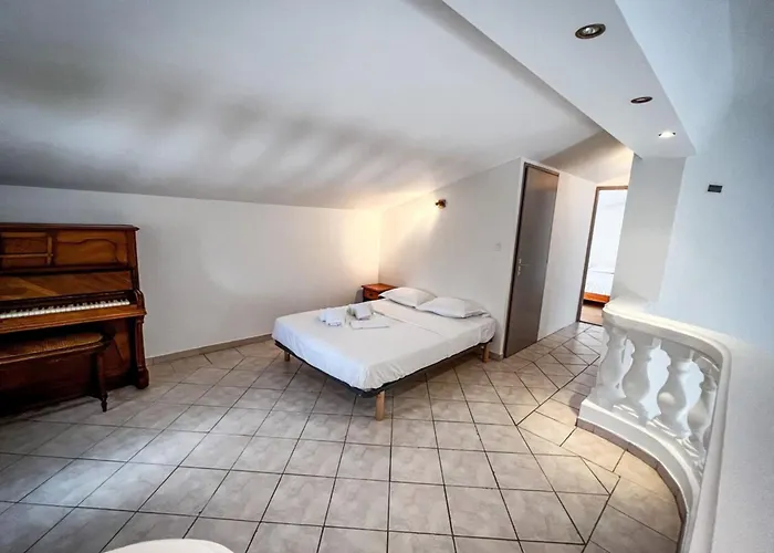 Shirley - For 10 Pool Terrace - By Tgb Villa